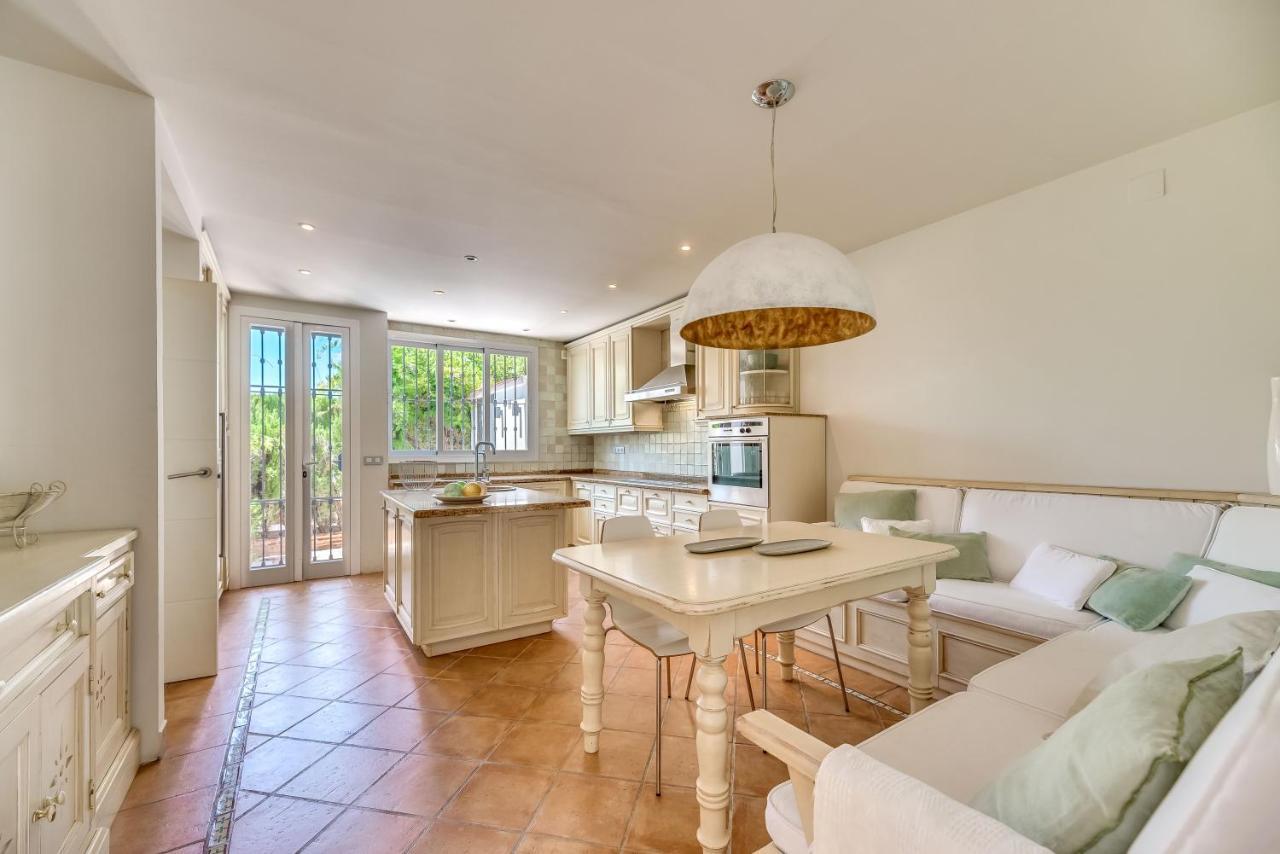 Vacation I Fuentes, Prime Location, Perfect For Families And Big Groups, Shared Pool *