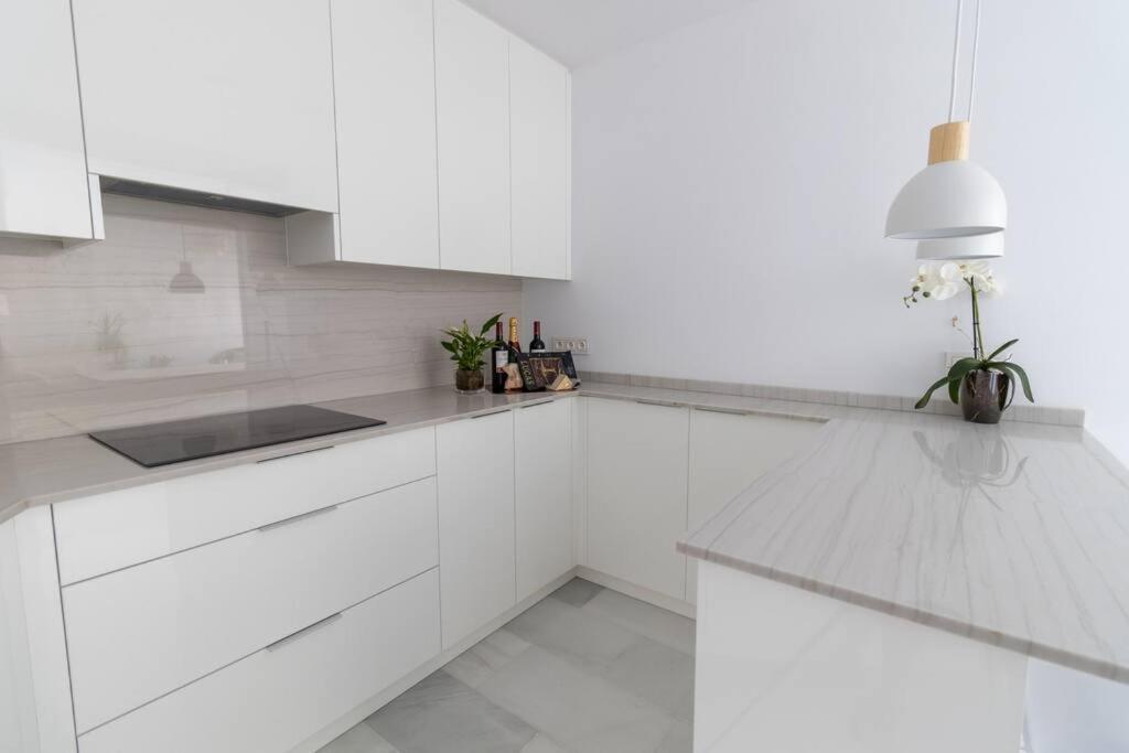 Polo 5e Jacaranda * Marbella