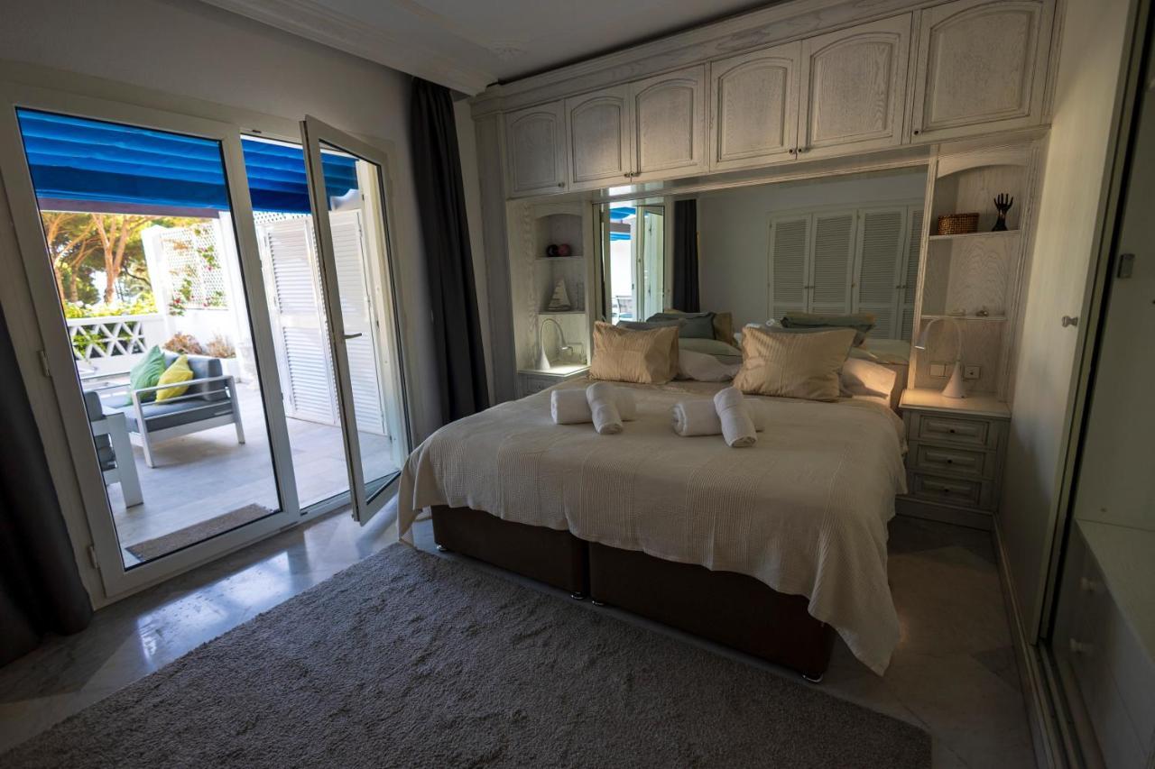 Beachfront Luxury Appartment, Playas Del Duque, Puerto Banus, *