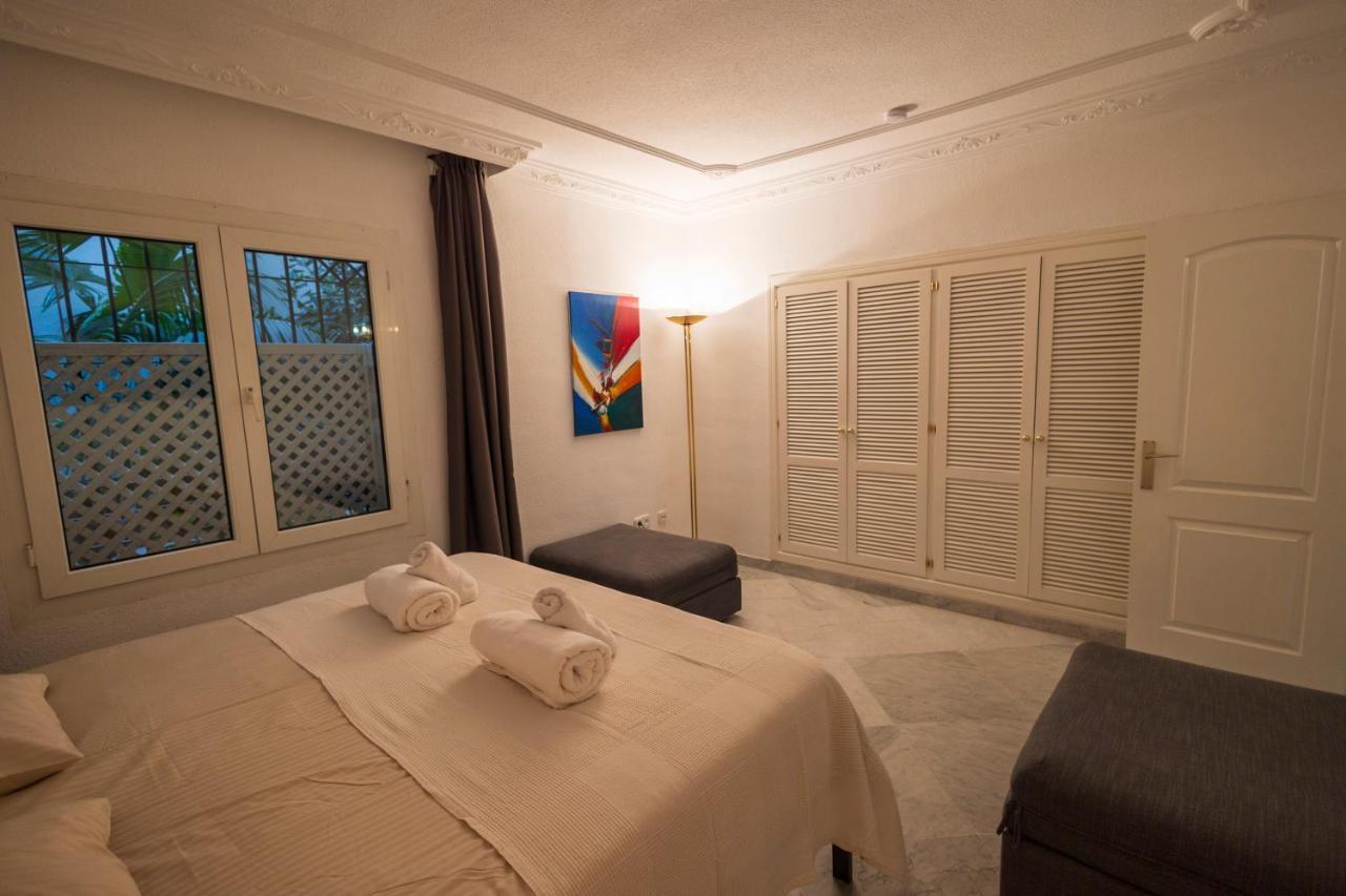 Beachfront Luxury Appartment, Playas Del Duque, Puerto Banus, Apartamento Marbella