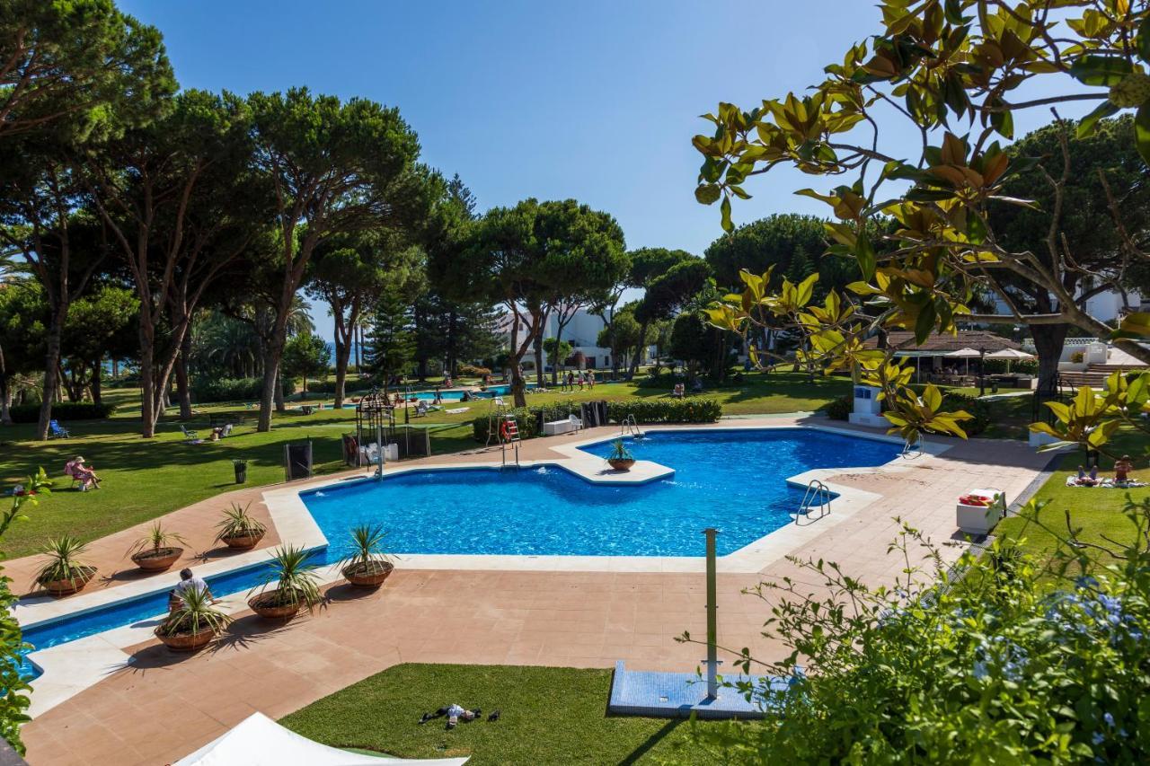Beachfront Luxury Appartment, Playas Del Duque, Puerto Banus, * Marbella