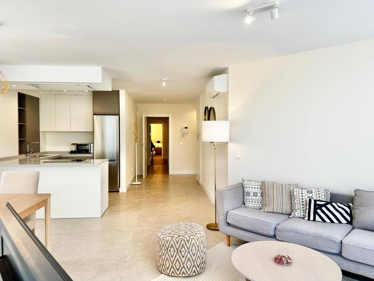 Newly Renovated In The Center Of - Eaw Homes Apartment