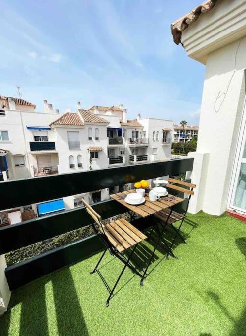 Apartment 2br, 1bth Flat Near Puerto Banus *