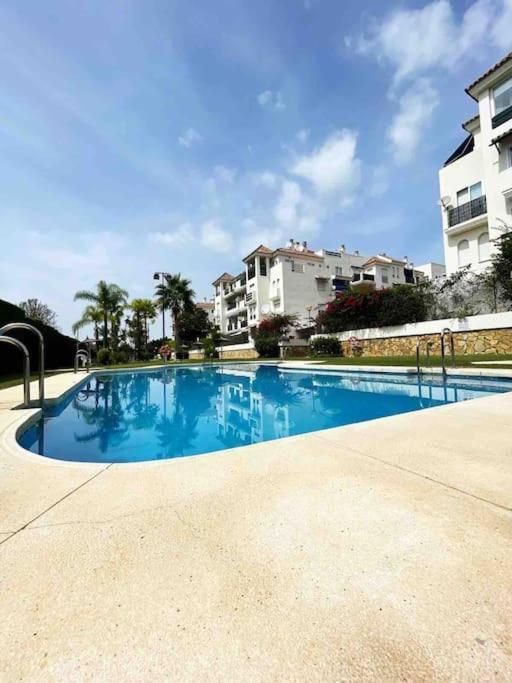 Apartment 2br, 1bth Flat Near Puerto Banus