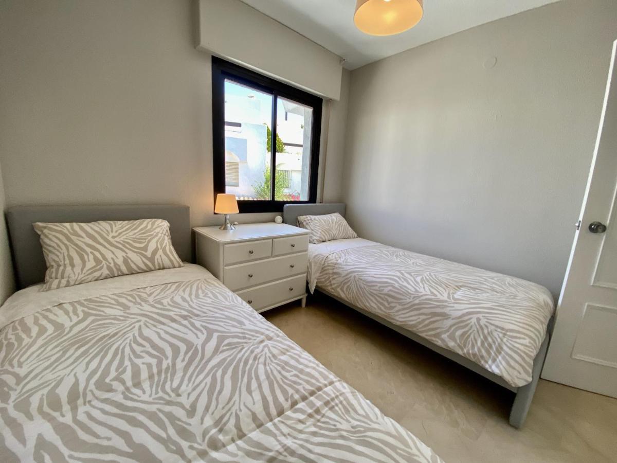 Escape To Serenity - 3 Bedroom Townhouse By The Sea! Marbella
