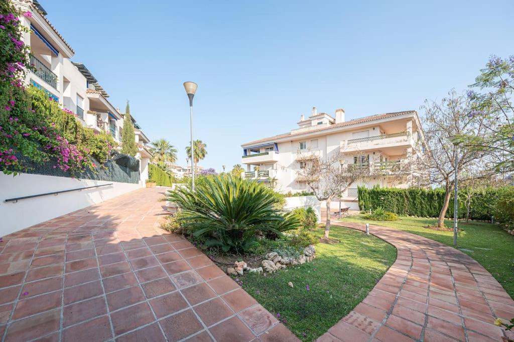 Flat -puerto Banus -6 A 8 Persons-pool-parking Marbella