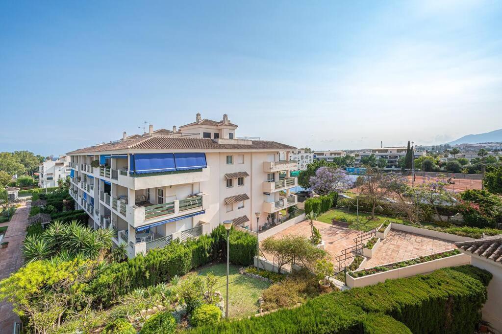 Flat -puerto Banus -6 A 8 Persons-pool-parking * Marbella