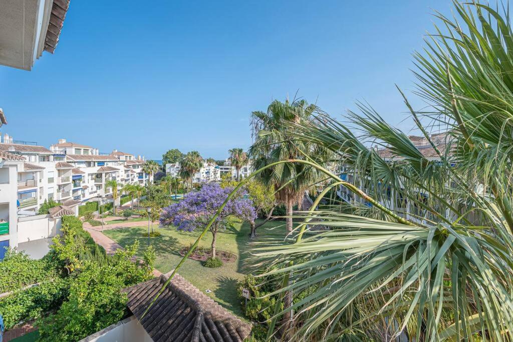 Flat -puerto Banus -6 A 8 Persons-pool-parking Marbella