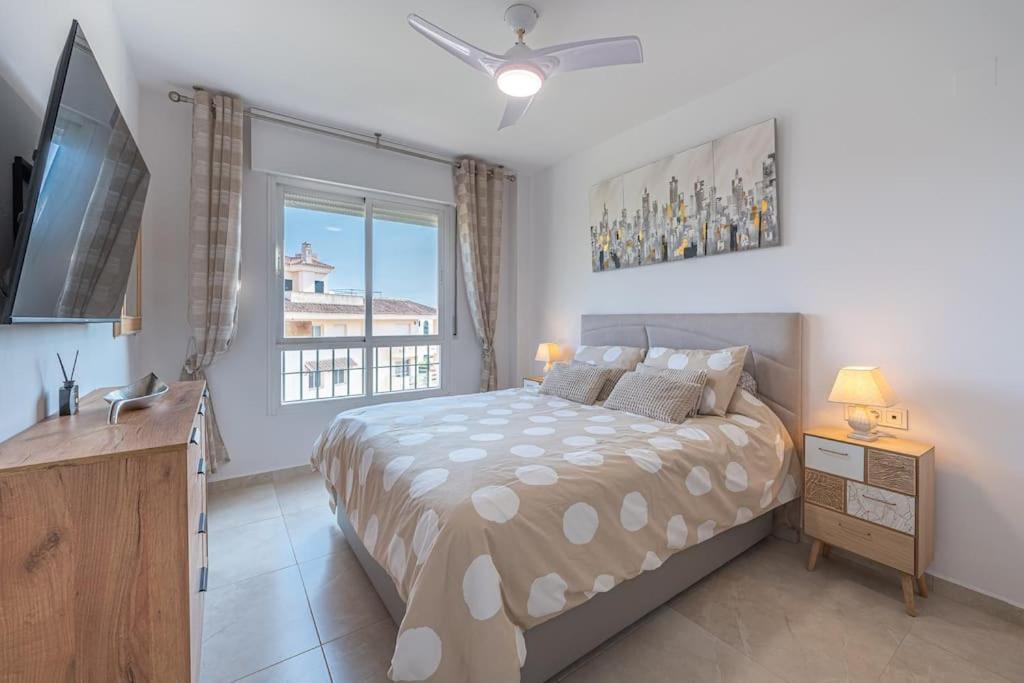 Flat -puerto Banus -6 A 8 Persons-pool-parking