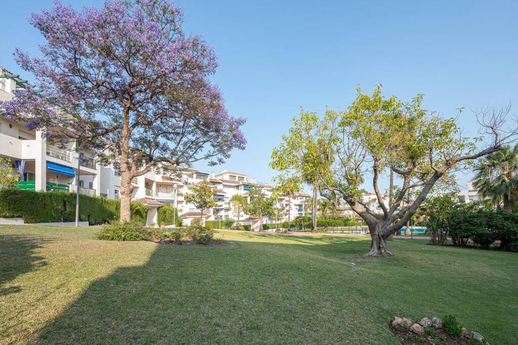 Flat -puerto Banus -6 A 8 Persons-pool-parking Apartment