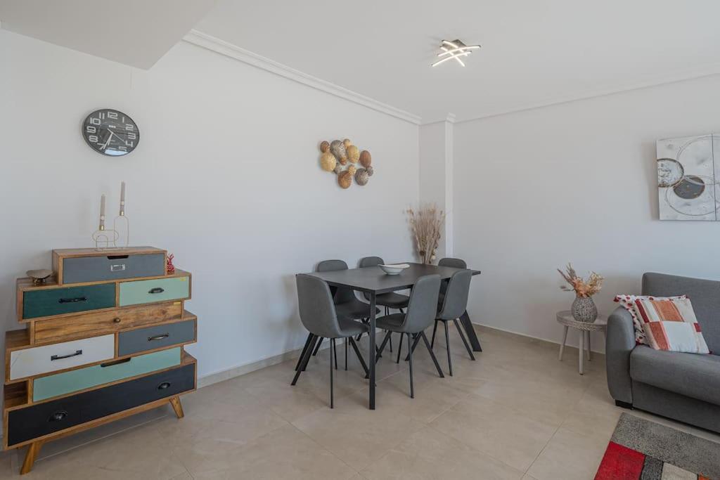 Flat -puerto Banus -6 A 8 Persons-pool-parking Apartment *