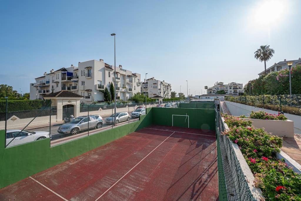 Flat -puerto Banus -6 A 8 Persons-pool-parking * Marbella