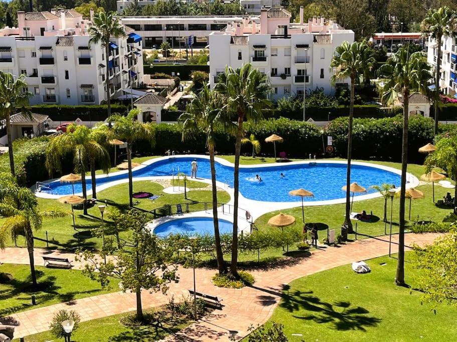 Flat -puerto Banus -6 A 8 Persons-pool-parking Apartment Marbella