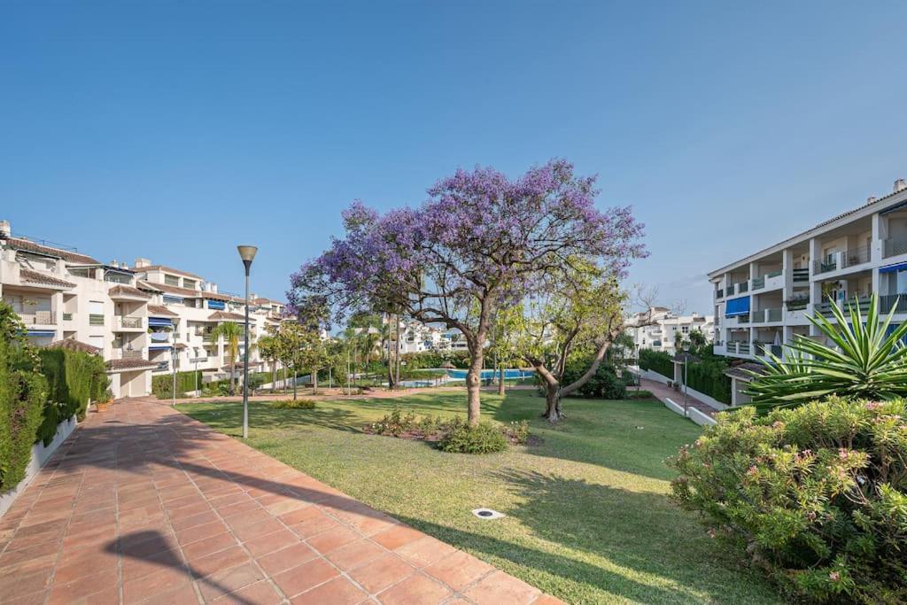 Flat -puerto Banus -6 A 8 Persons-pool-parking Apartment Marbella