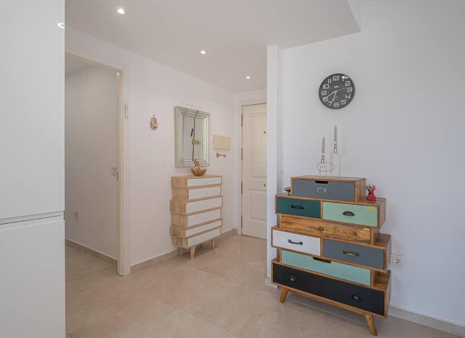 Apartment Flat -puerto Banus -6 A 8 Persons-pool-parking
