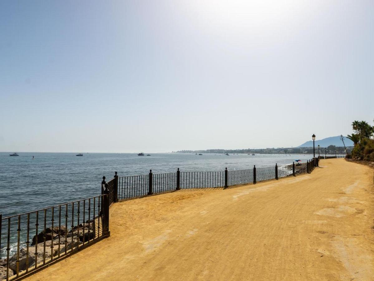 Luxurious Beachside In The Heart Of Puente Apartamento Marbella