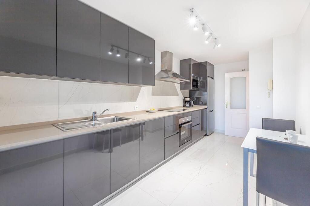 Walk To & Great Pool At Jazmines Rdr343 Apartment Marbella