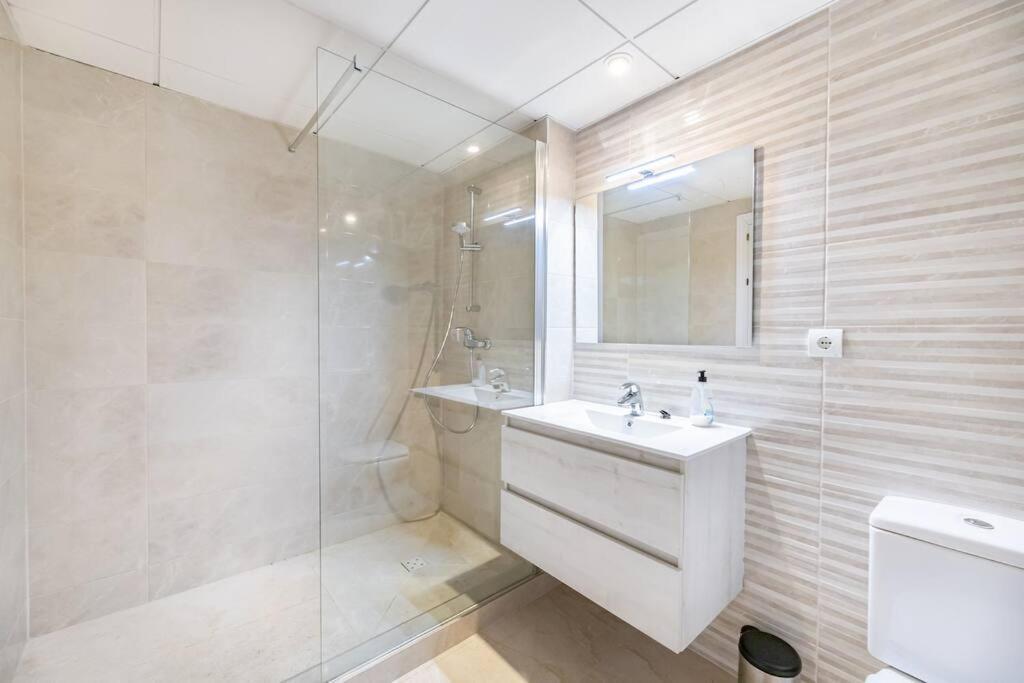 Apartment Walk To & Great Pool At Jazmines Rdr343 Marbella