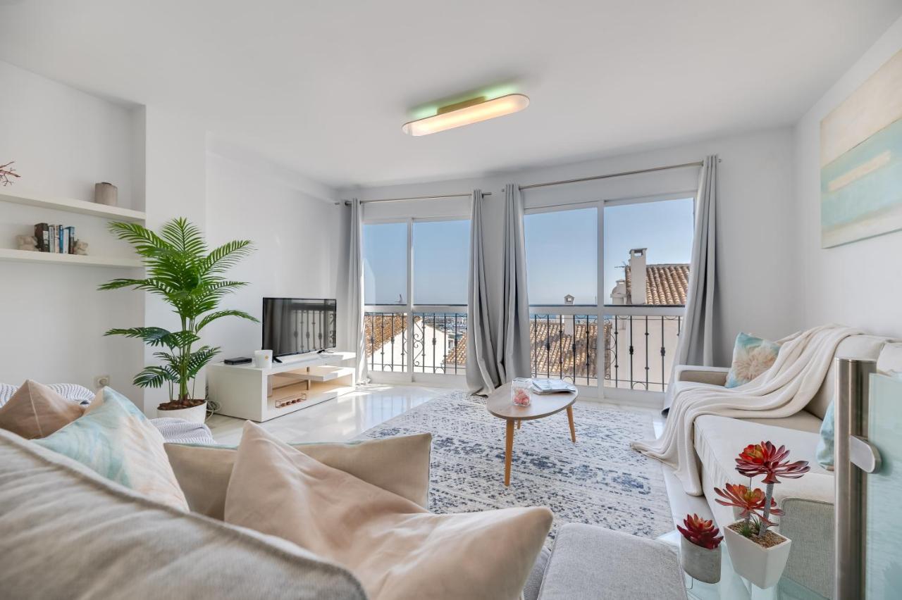 Vacation I Sea Views, 24-7 Security, Parking, Walk To Everything In Luxurious Puerto Banus *
