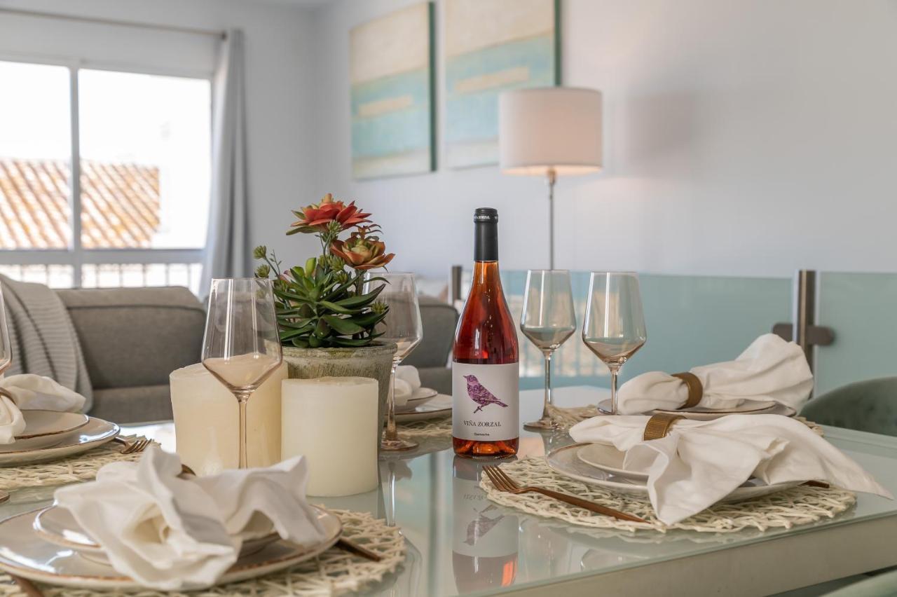 Apartamento Vacation I Sea Views, 24-7 Security, Parking, Walk To Everything In Luxurious Puerto Banus Marbella