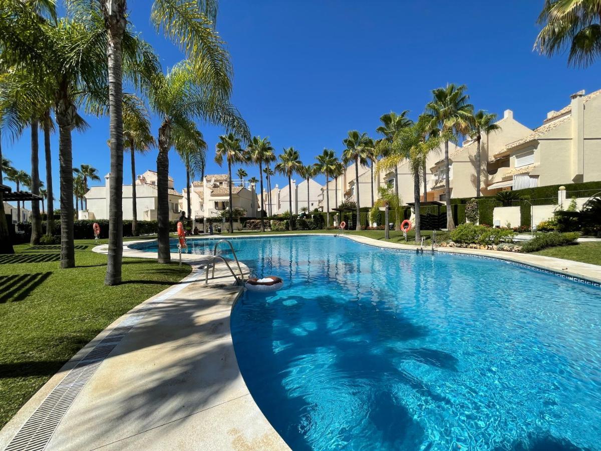 El Arenal Townhouse By The With Swimming Pool Ii- Eaw Homes Vakantiehuis Marbella