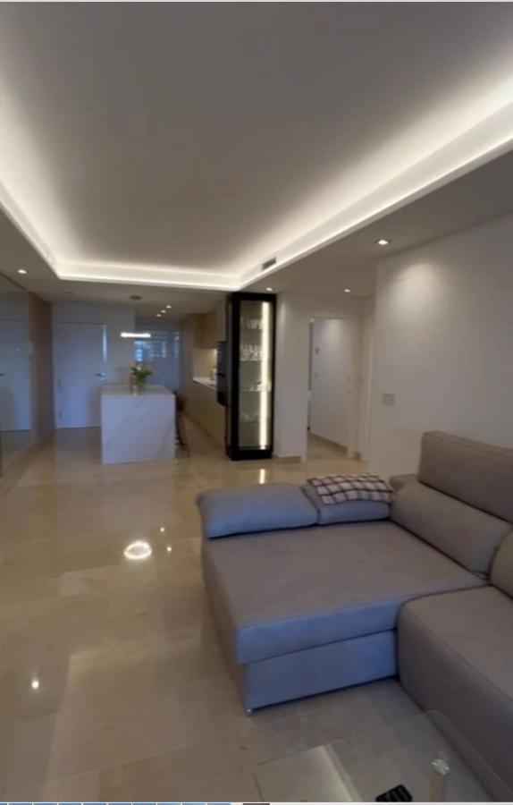 Apartment El Oasis De With Sea View Marbella