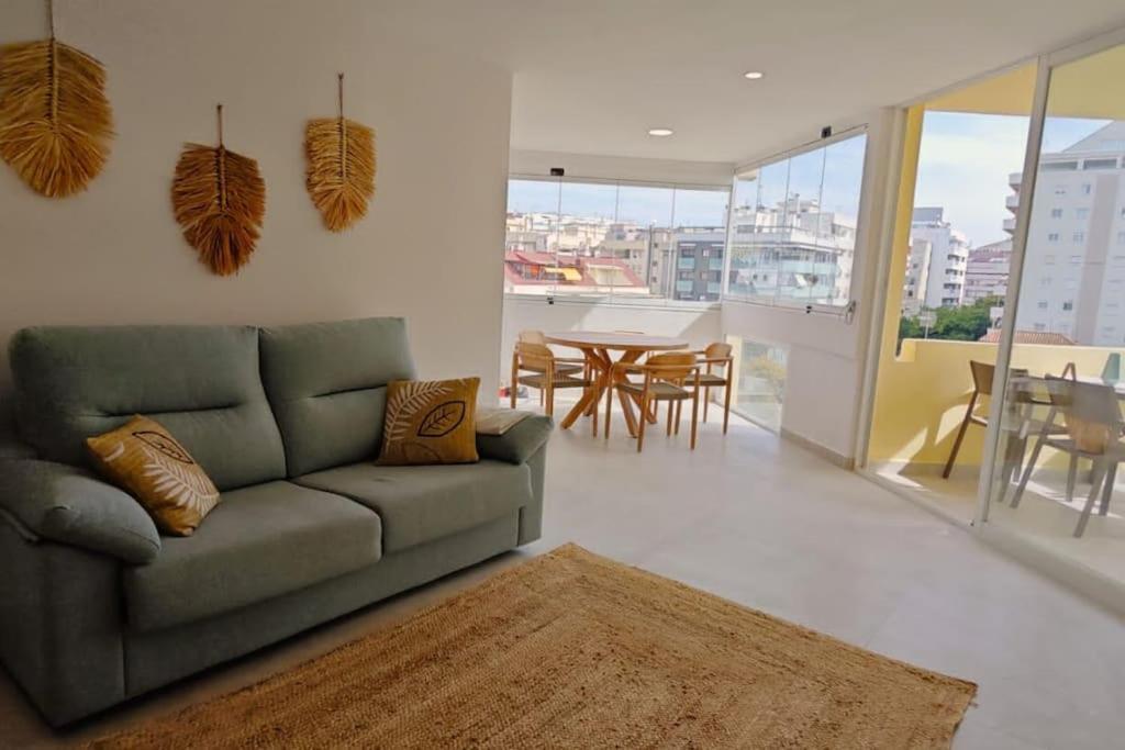 Piso Reformado Frente Al Mar. Apartment Marbella