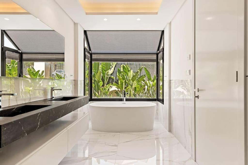 Anamaya 1 - Elegant 5-bedroom In Villa