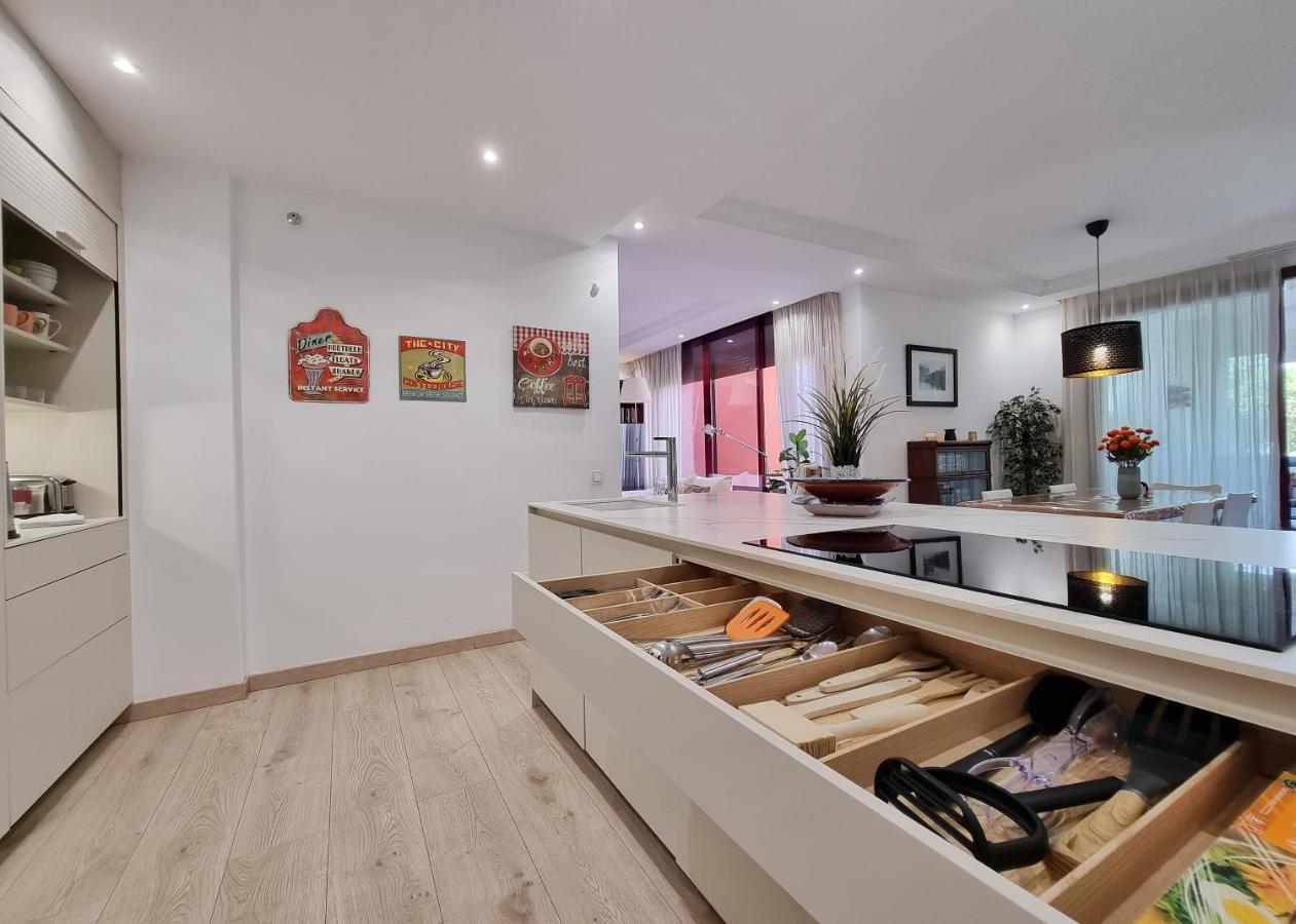 Luxury In Jardines De Don Carlos Apartment
