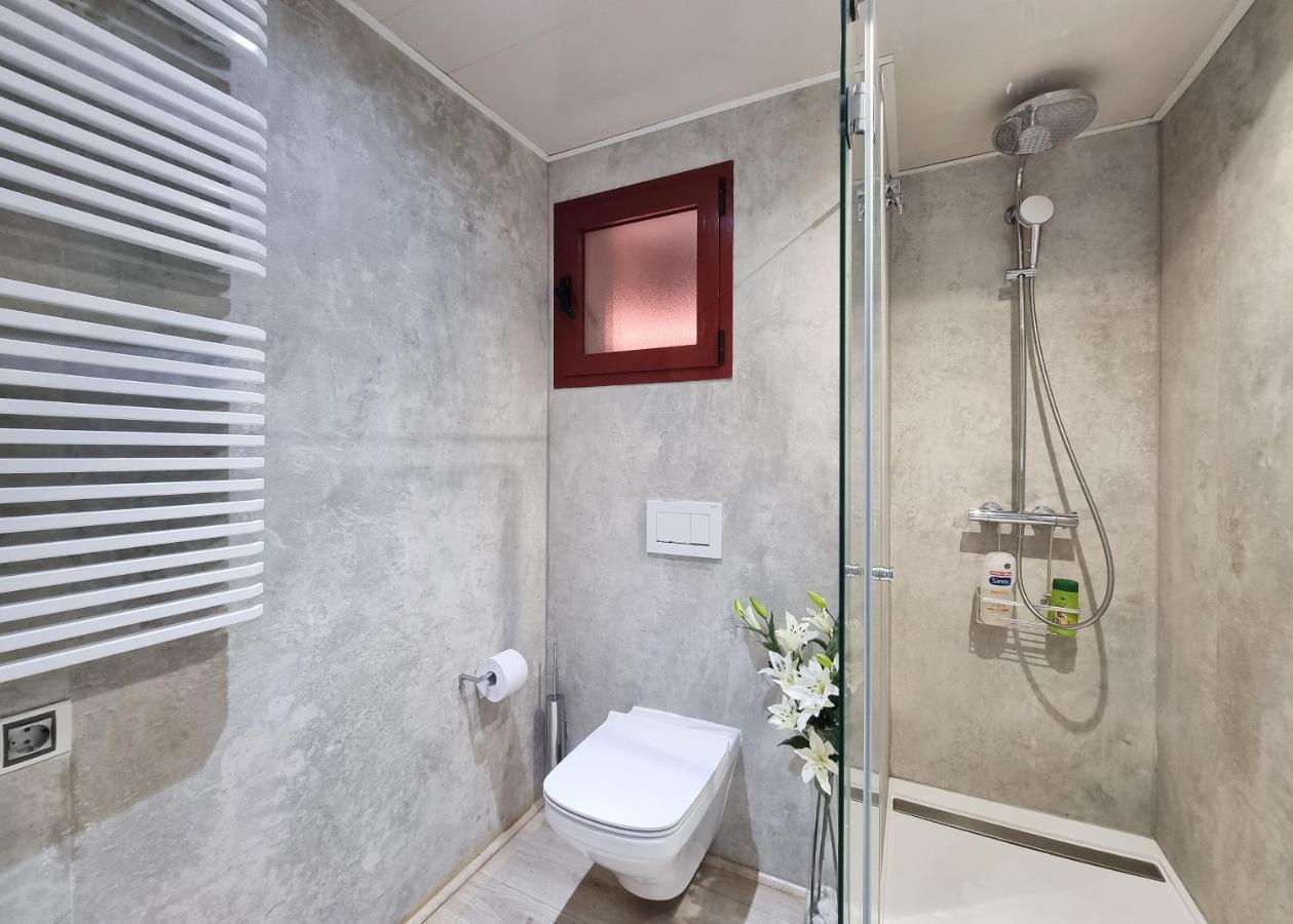 Luxury In Jardines De Don Carlos Apartment Marbella
