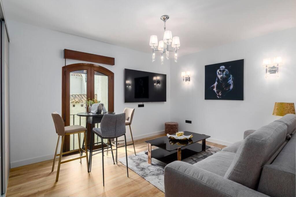 Luxurious In The Heart Of Puerto Banus *