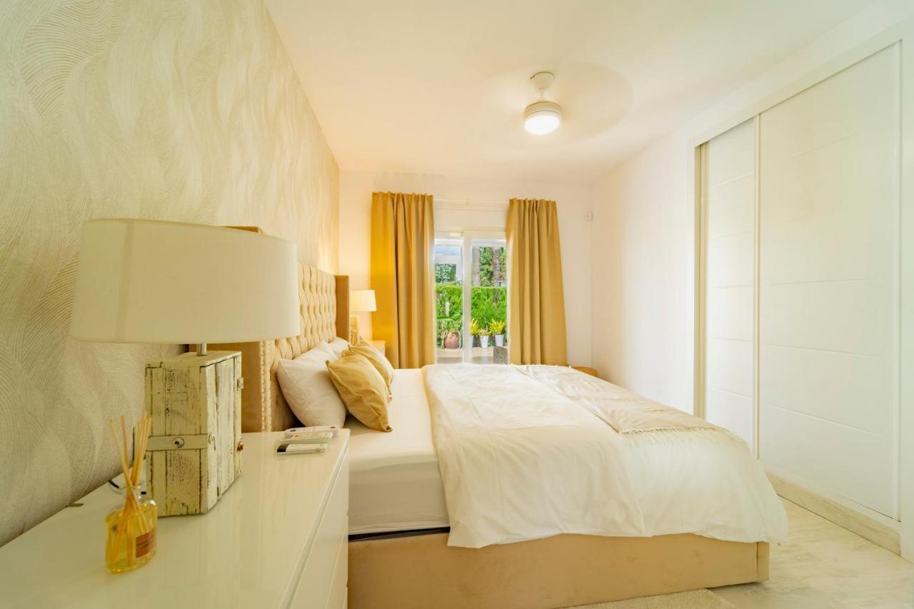 Villa Emma By The Sea With Private Pool