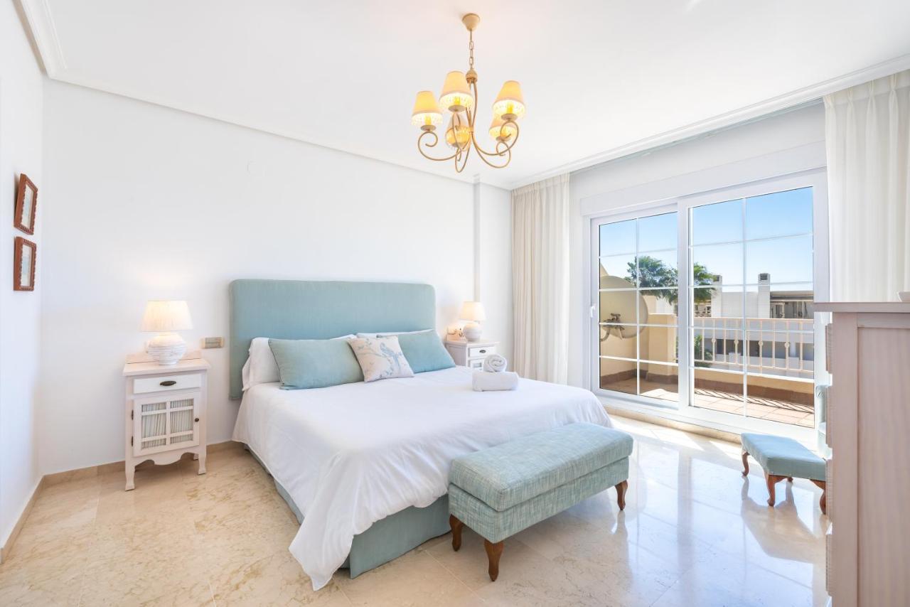 Spectacular Penthouse Puente Apartment *