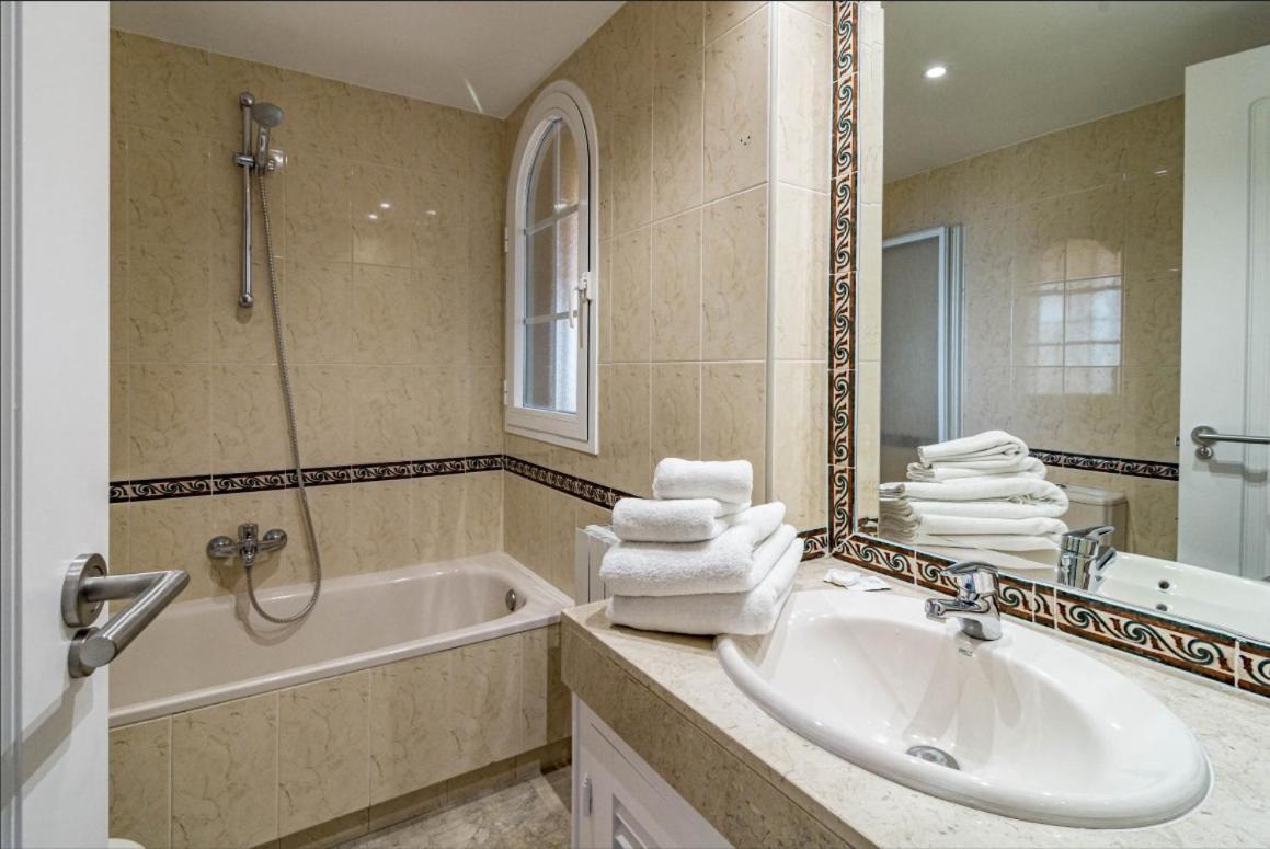 Stunning With Pool In By Costarentals - M36 Apartment *