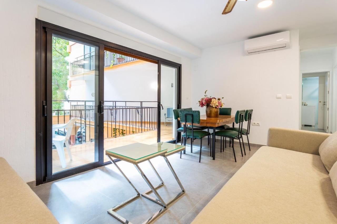 In Heart Of Town On The Coast Apartment