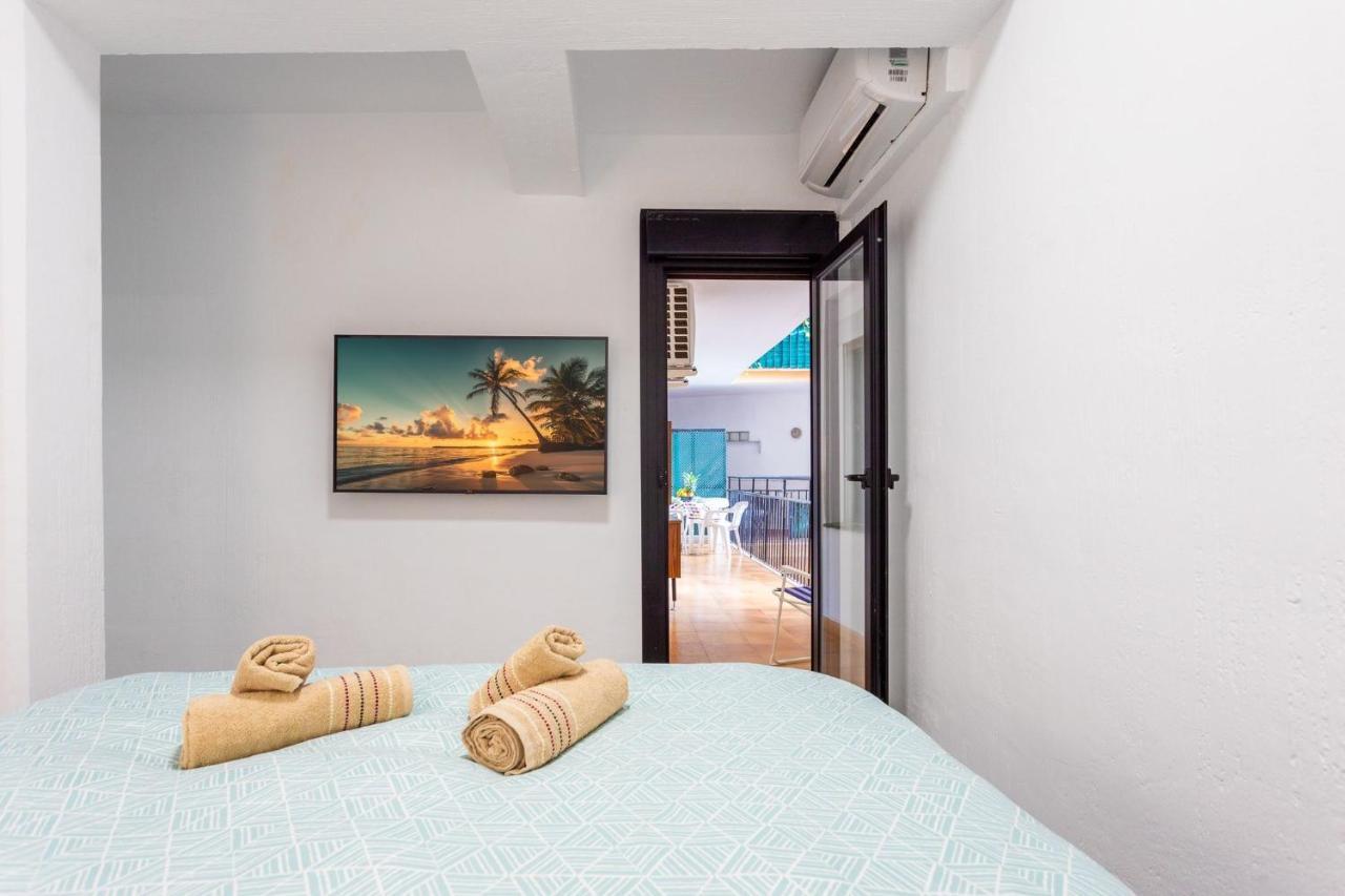 Apartment In Heart Of Town On The Coast