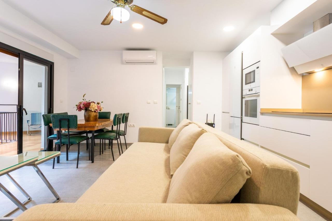 Apartment In Heart Of Town On The Coast *