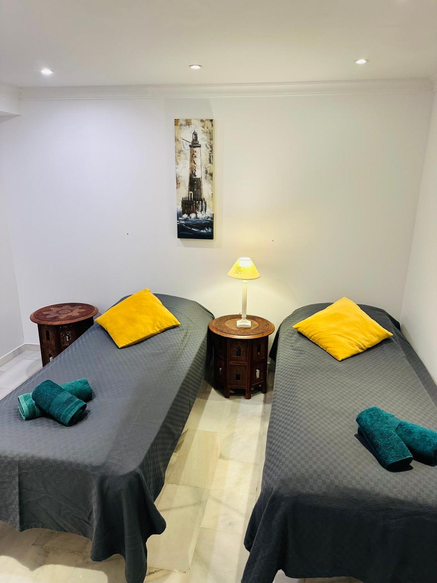 Homelystay - Marbella, Puerto Banus Apartamento