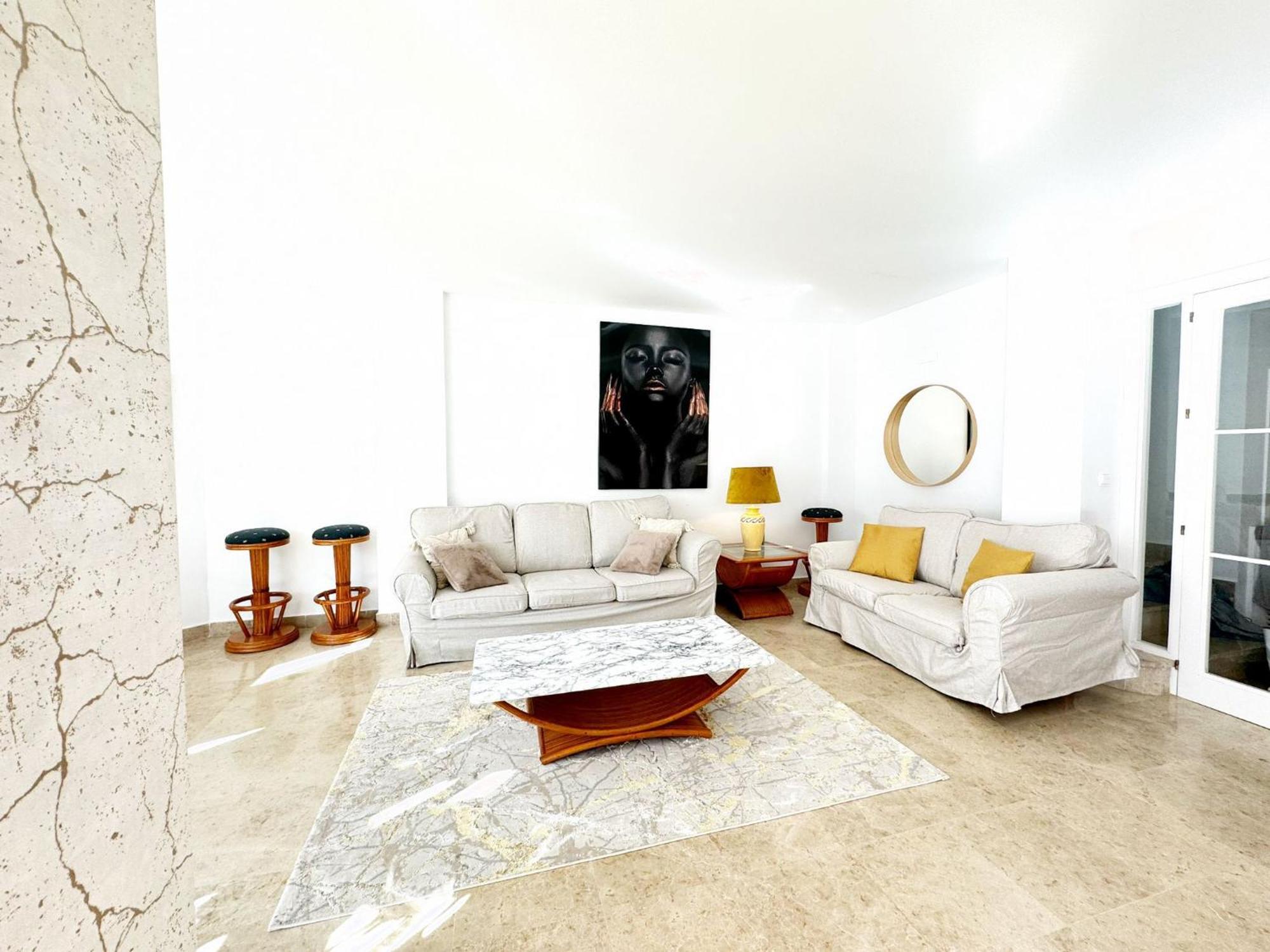 Villa Marbella, Nueva Andalucia, 3 Floors, Pool *