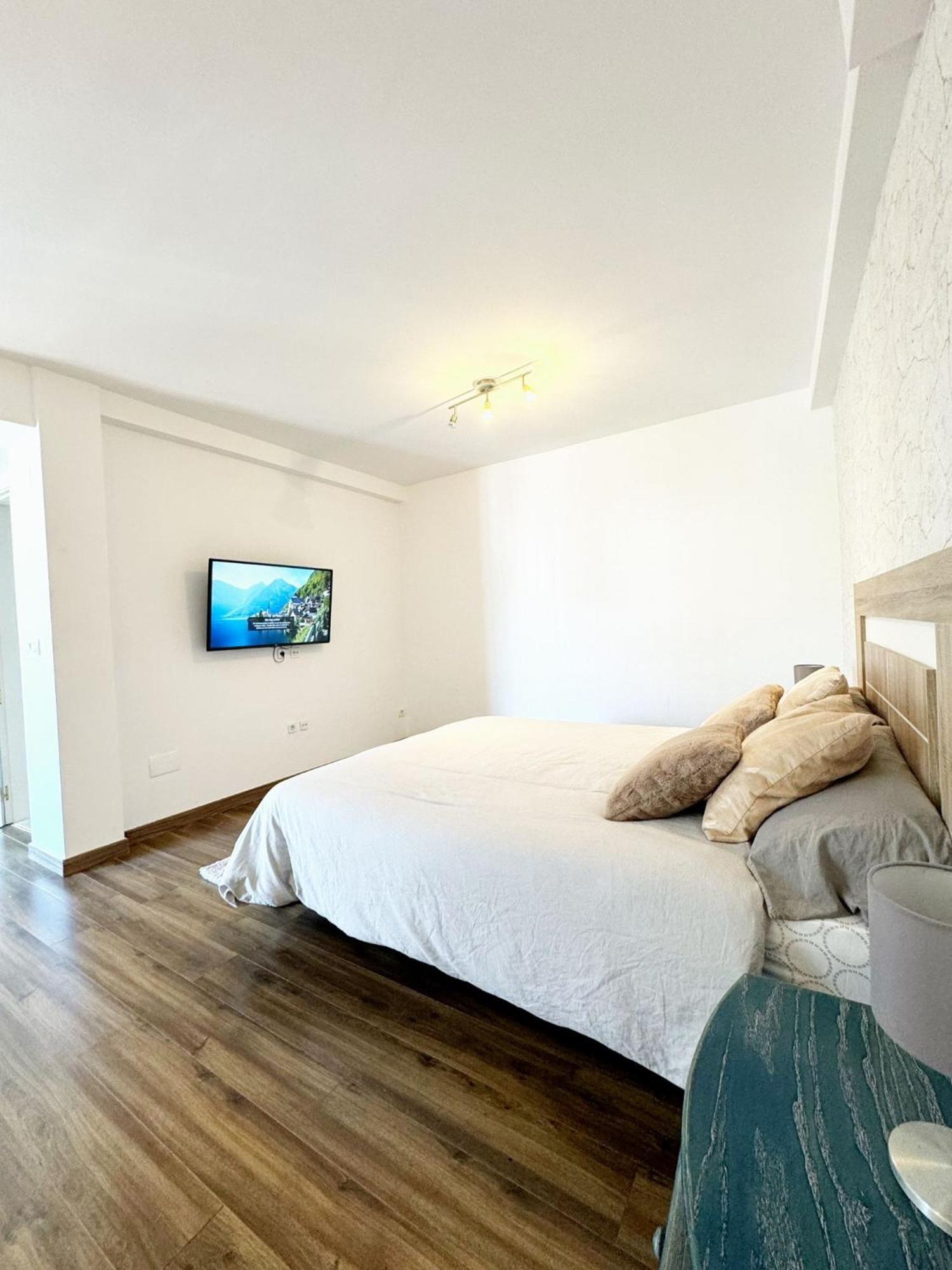 Marbella, Nueva Andalucia, 3 Floors, Pool Villa *