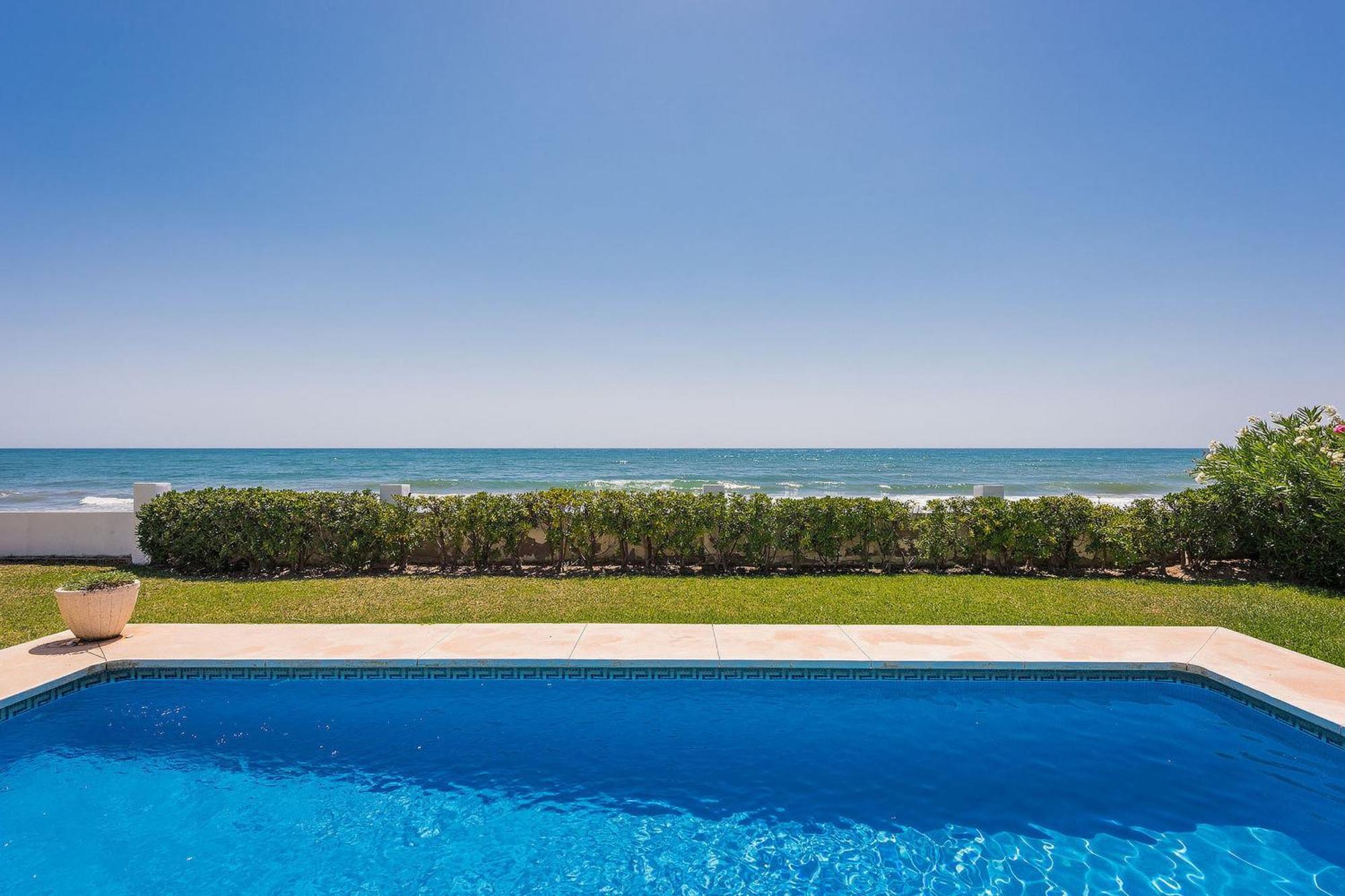 1100 Beachfront First Line Villa Marbella