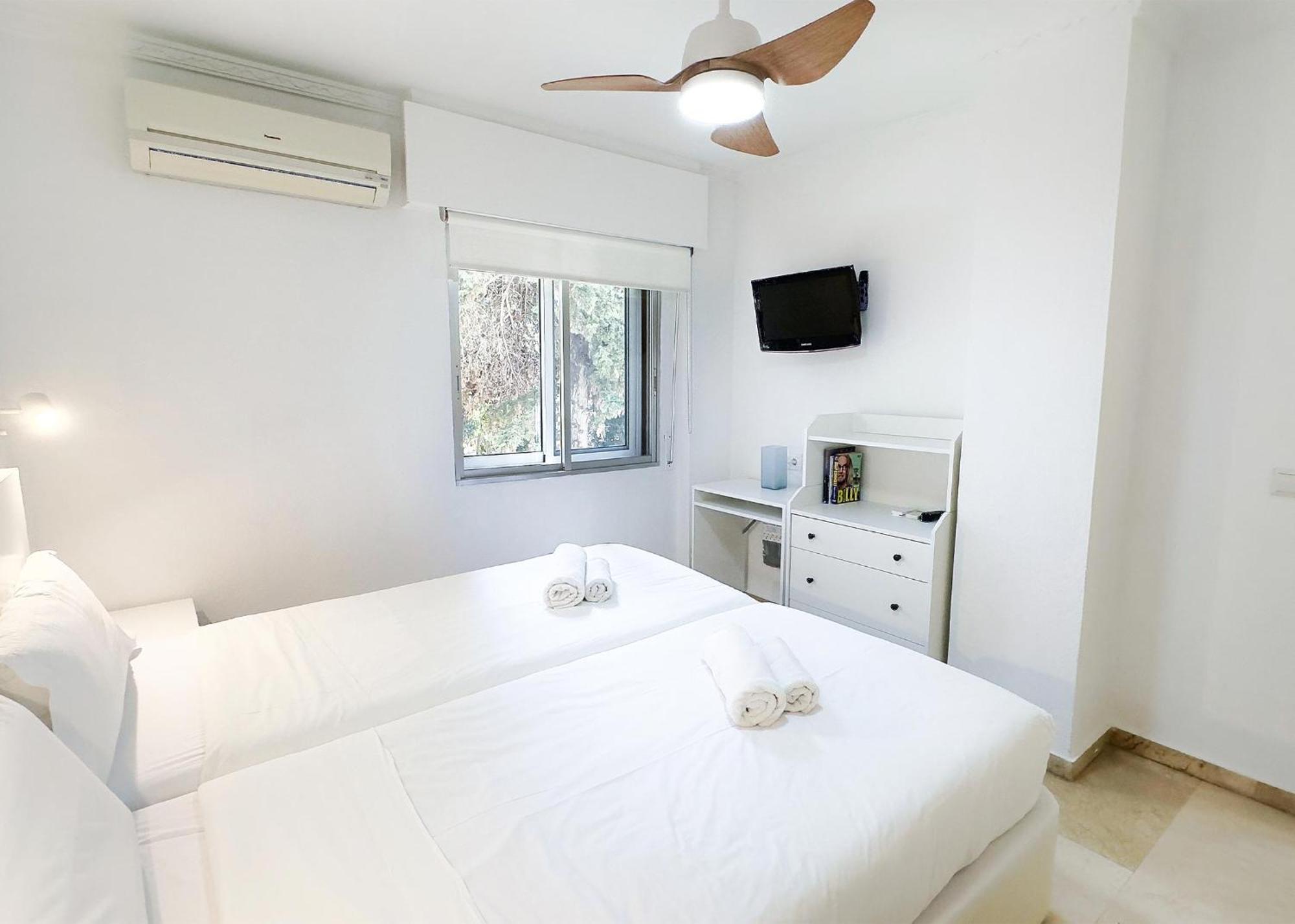 1 Bedroom Second Line Beach- Parque Building Appartement *
