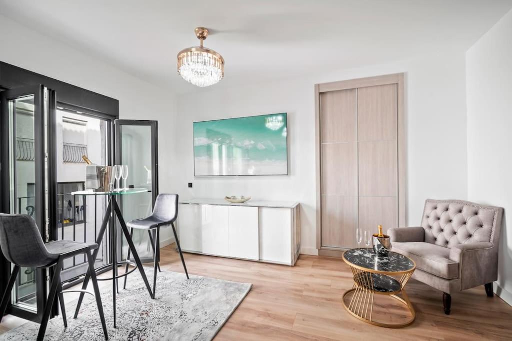 Apartment In The Heart Puerto Banus Luxurious Marbella