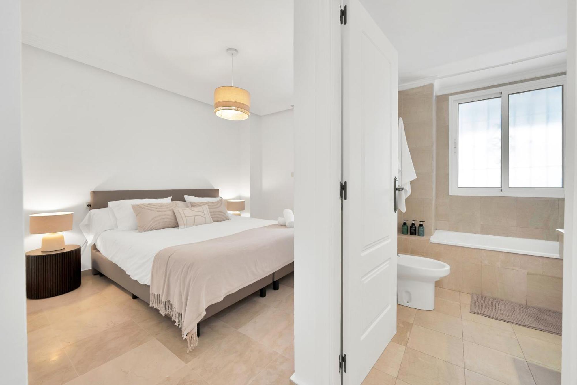Apartment Beachfront - Exclusivo En Primera Linea De Playa Marbella