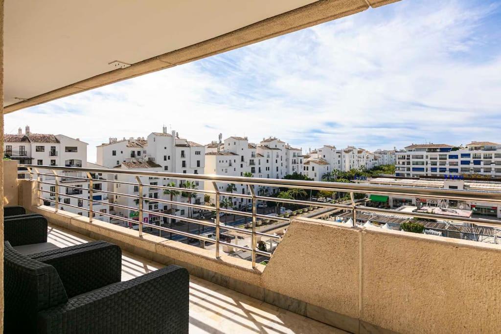 Spacious And Luxurious In Puerto Banus *