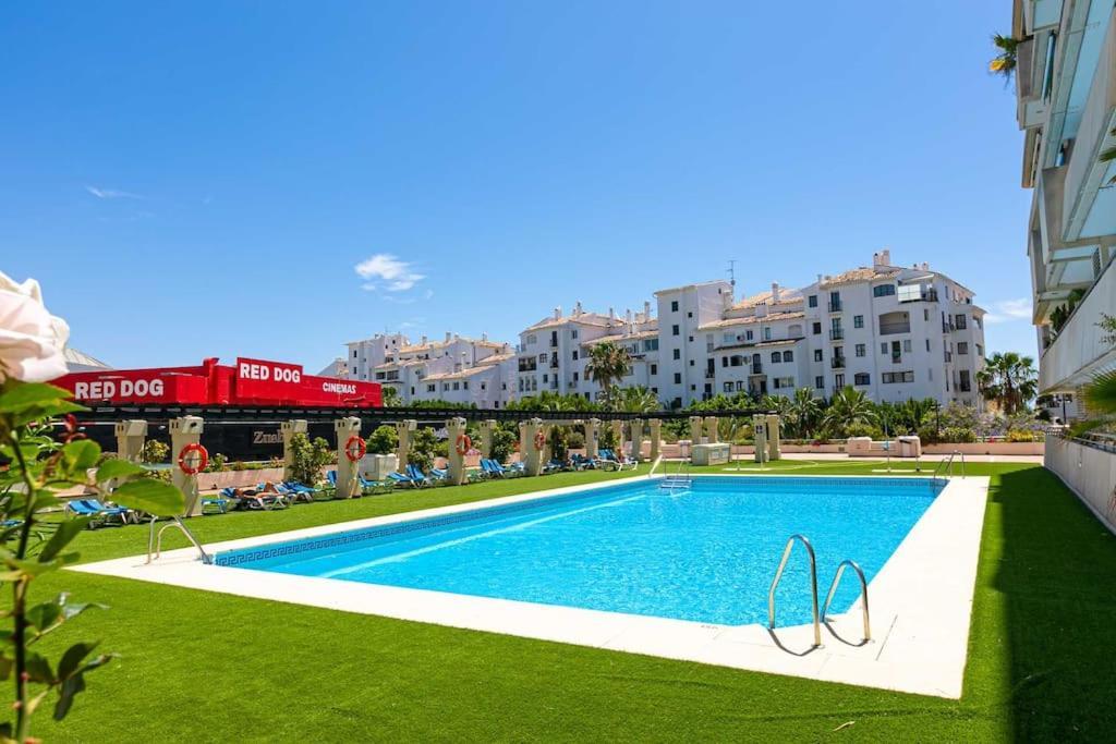 Apartment Spacious And Luxurious In Puerto Banus Marbella