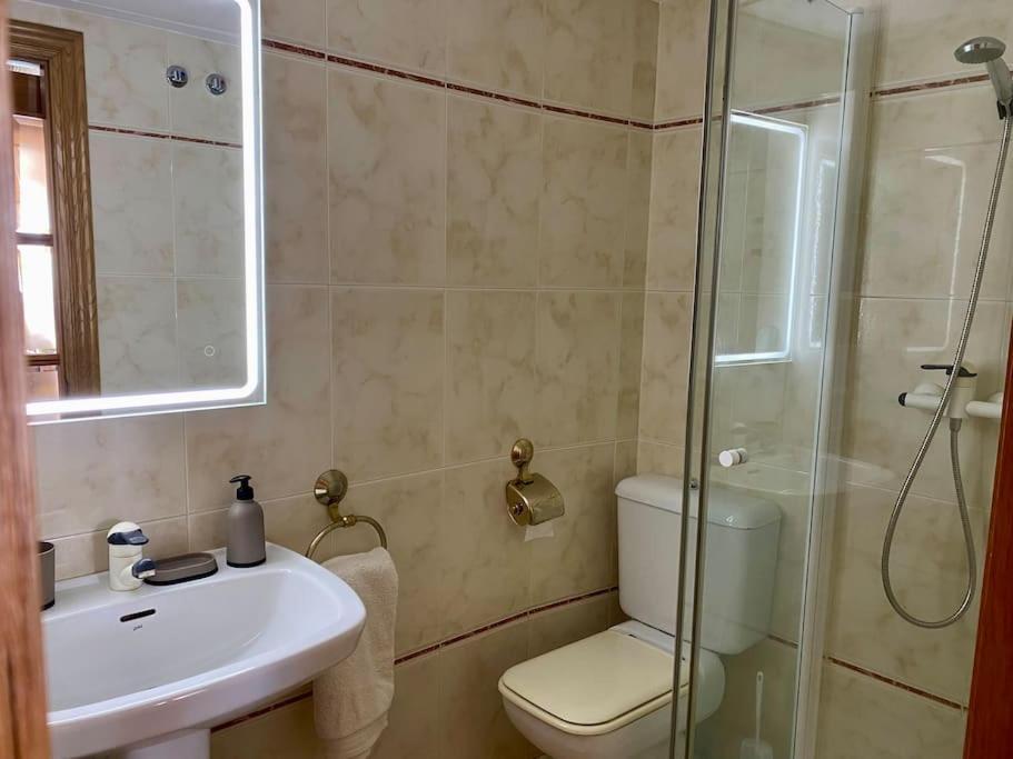Seafront In With Pool And Garage Apartment *
