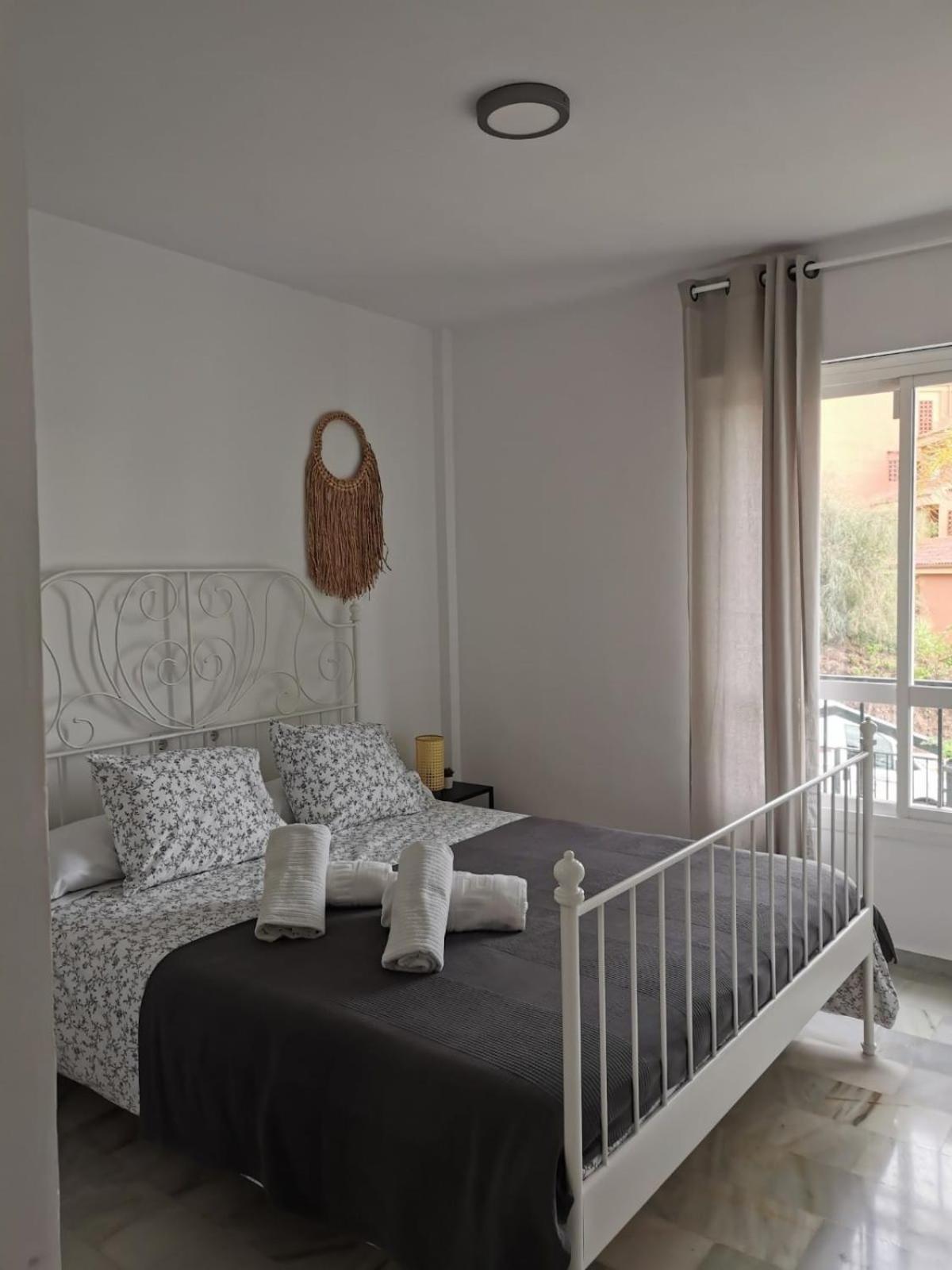 Mijas Costa Chapas Cabopino Playa Y Golf