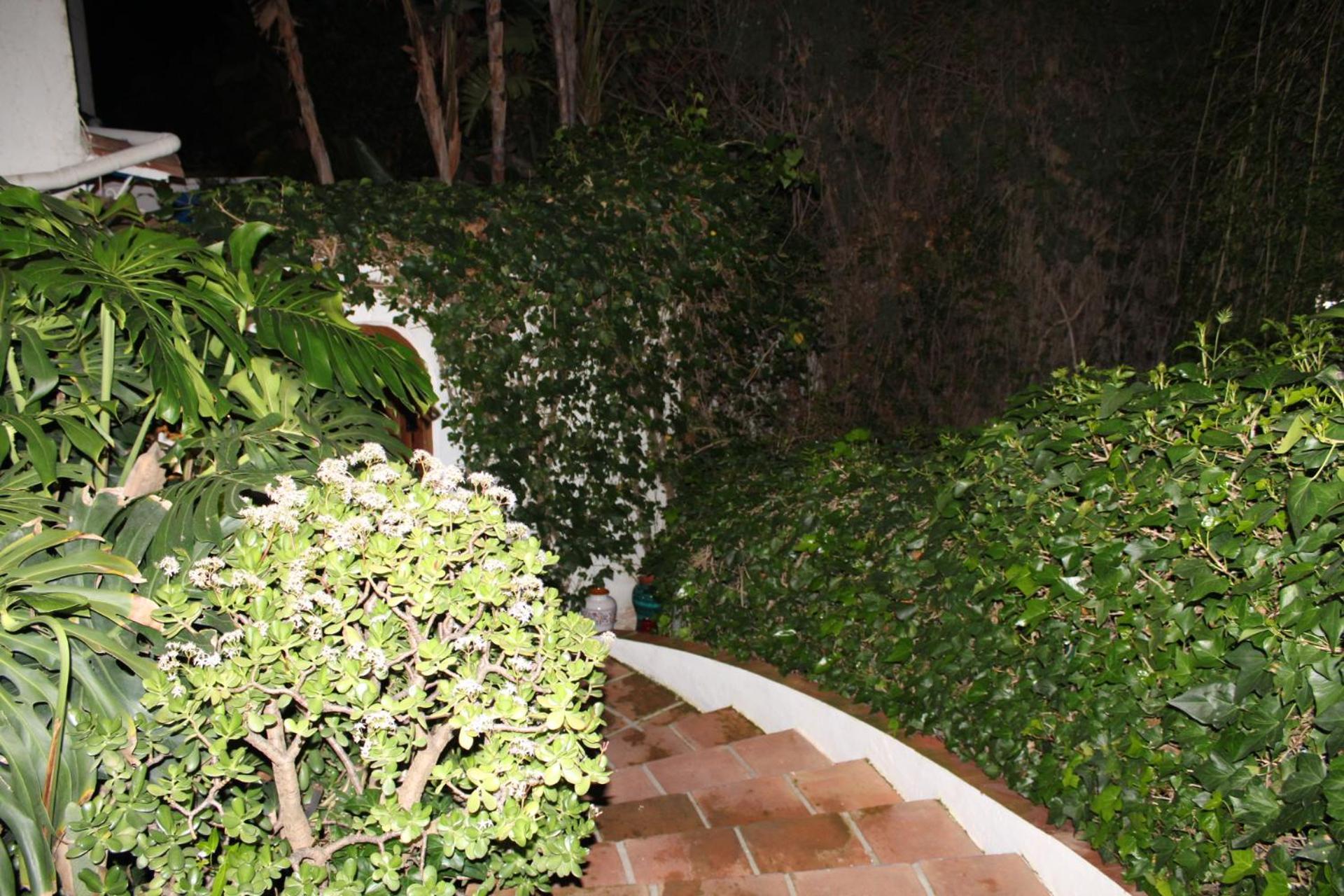 El Jardin Secreto De Elviria Apartment