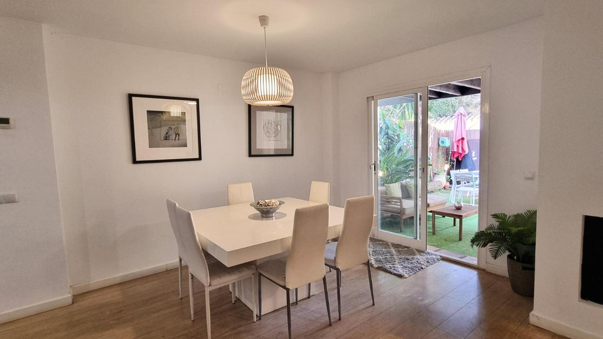 Casa de férias 4 Bed House With Pool Walk To Puerto Banus Fast Internet Marbella